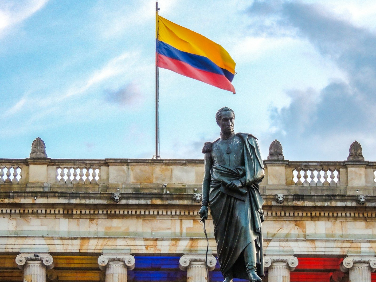 Colombians to vote in presidential run-off pitting leftist against hardliner