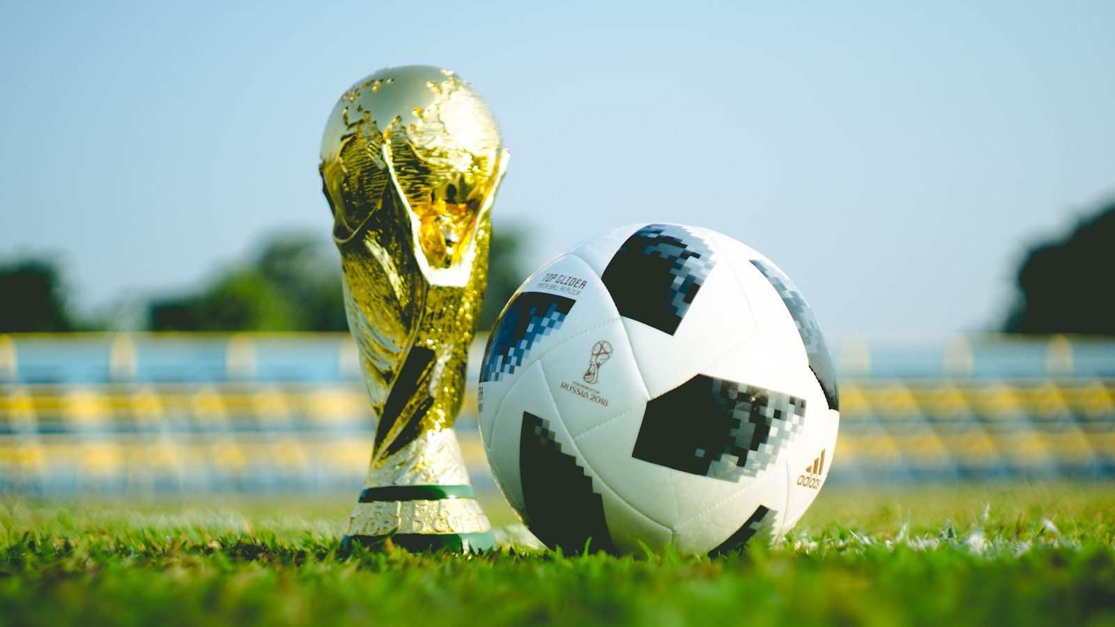 Which teams have qualified for the World Cup 2026 knockouts, round of 32?